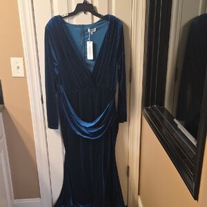Elegant Teal Velvet Long Sleeve Dress